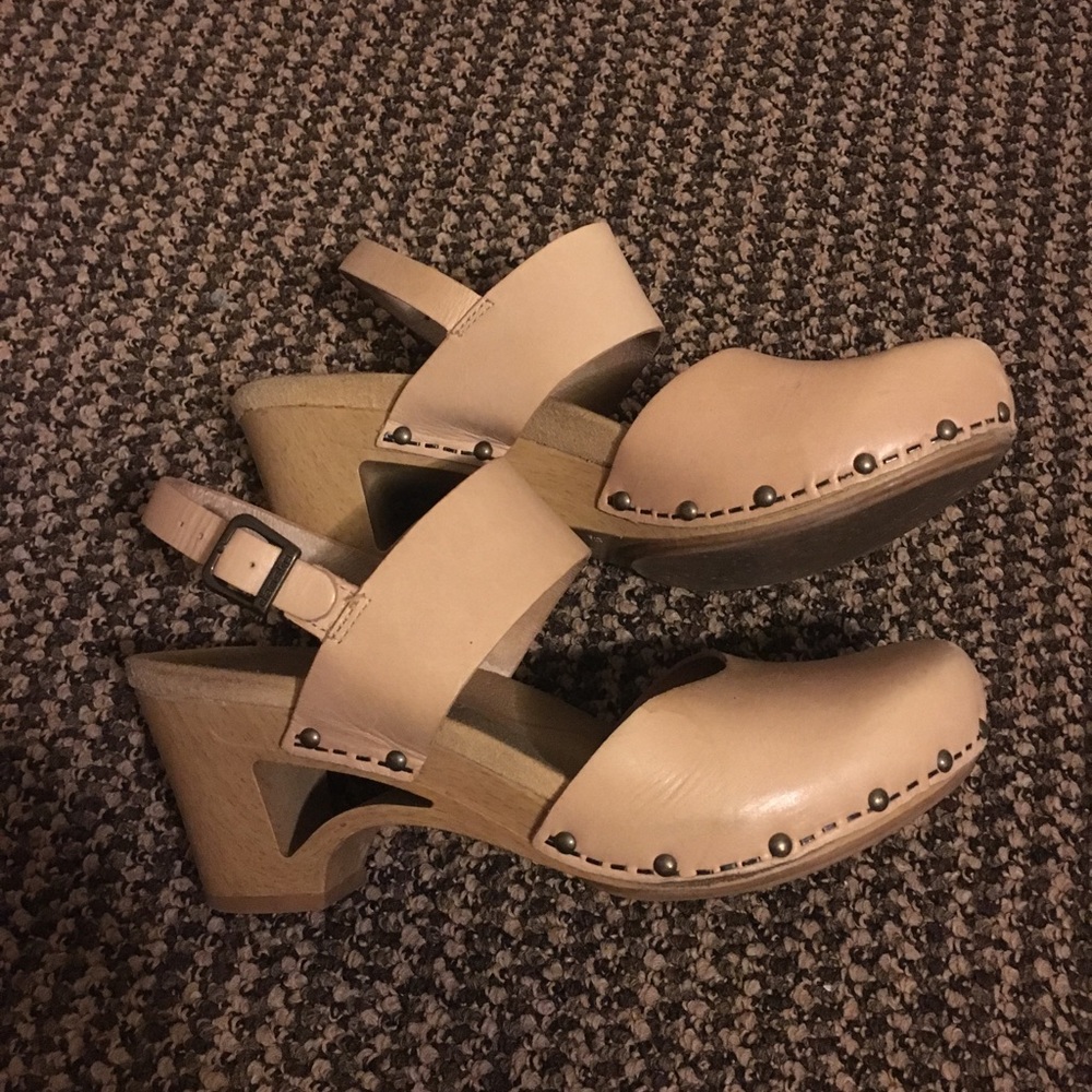 Classic Dansko sandals!
